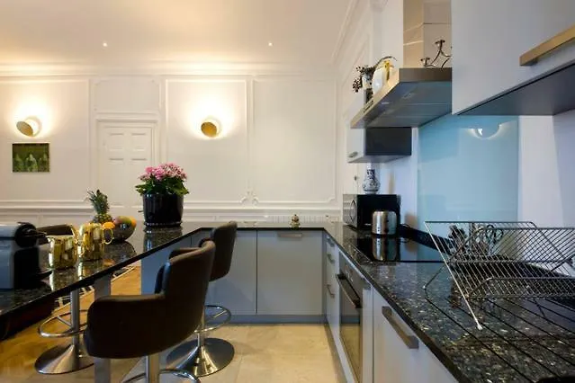 Helianthe Apartment *